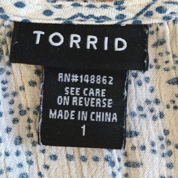 Torrid Ivory Blue Geo Dot Cold Shoulder Bell Sleeves Blouse Plussize 1X - Picture 12 of 16